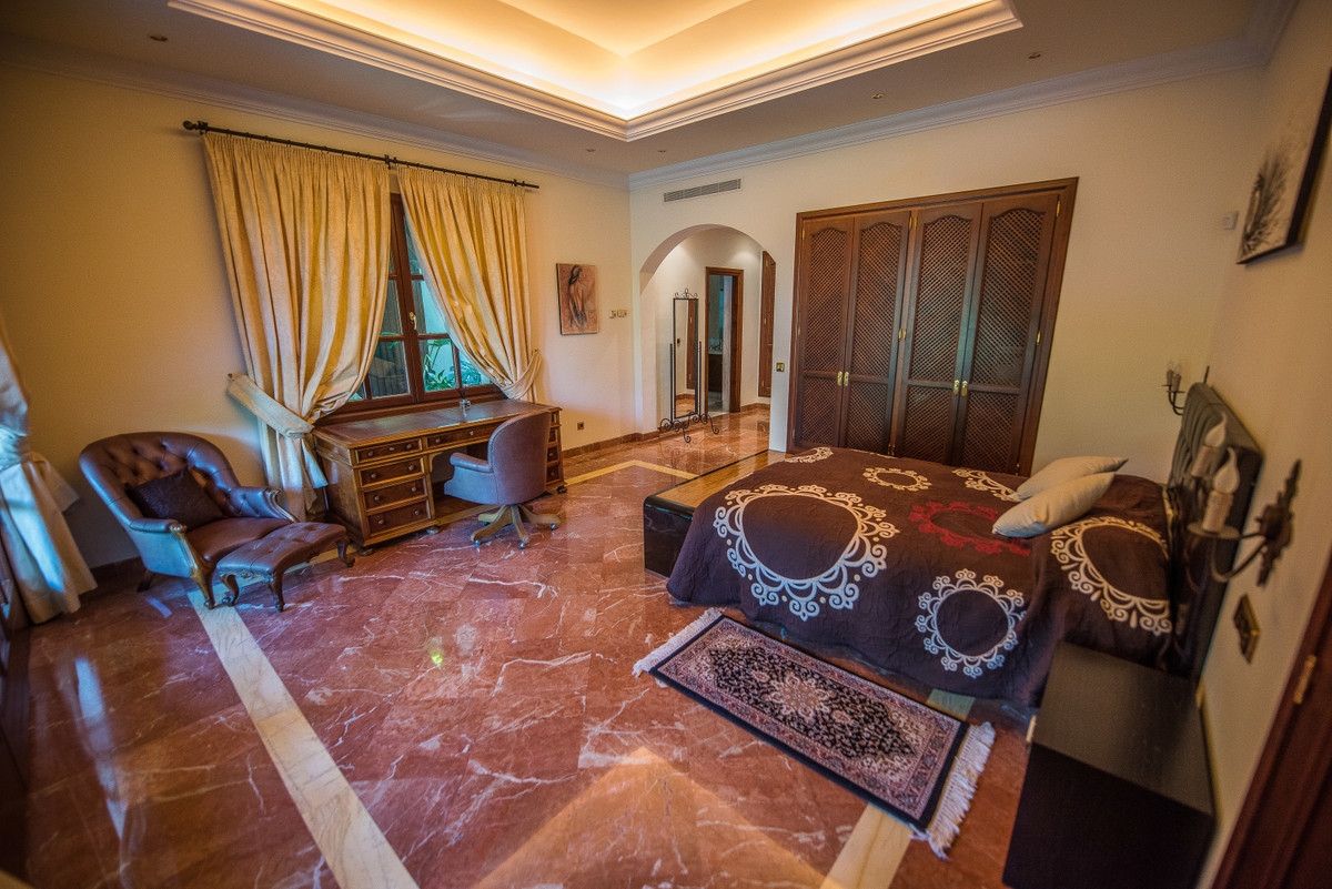 14_Costa del Sol - 8 bedroom Detached Villa - 5.850.000